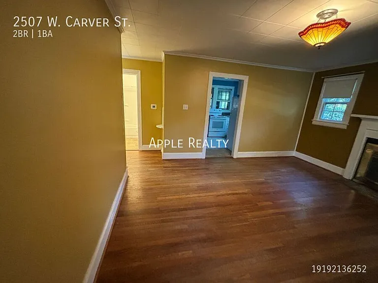 2507 W Carver St — Photo 4