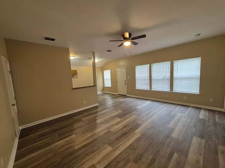 8806 Slumber Ln — Photo 18