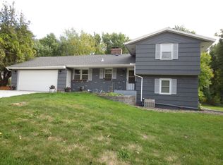 7465 Harold Ave, Golden Valley, MN 55427
