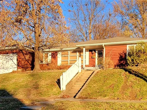 516 N Folger St, Carrollton, MO 64633