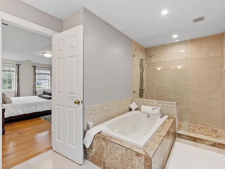 186 Salem St — Photo 19