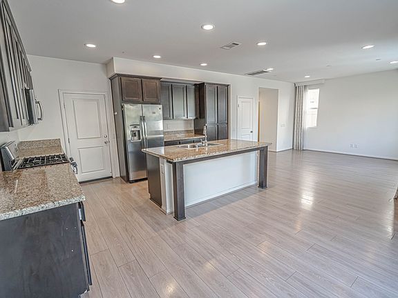 3rd image of 26824 Albion Way