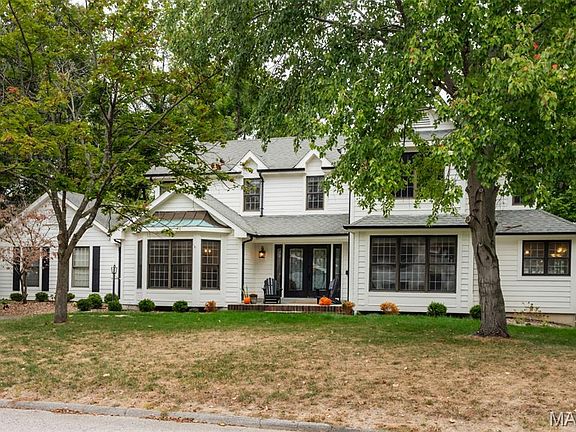 2nd image of 125 Swan Ave
