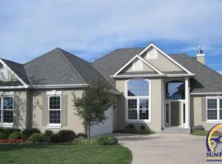 3739 SW Cobblestone Pl, Topeka, KS 66610