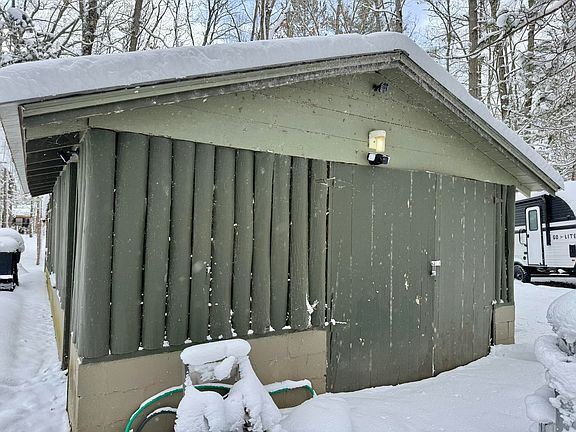 4th image of 7139 W Five Mile Rd