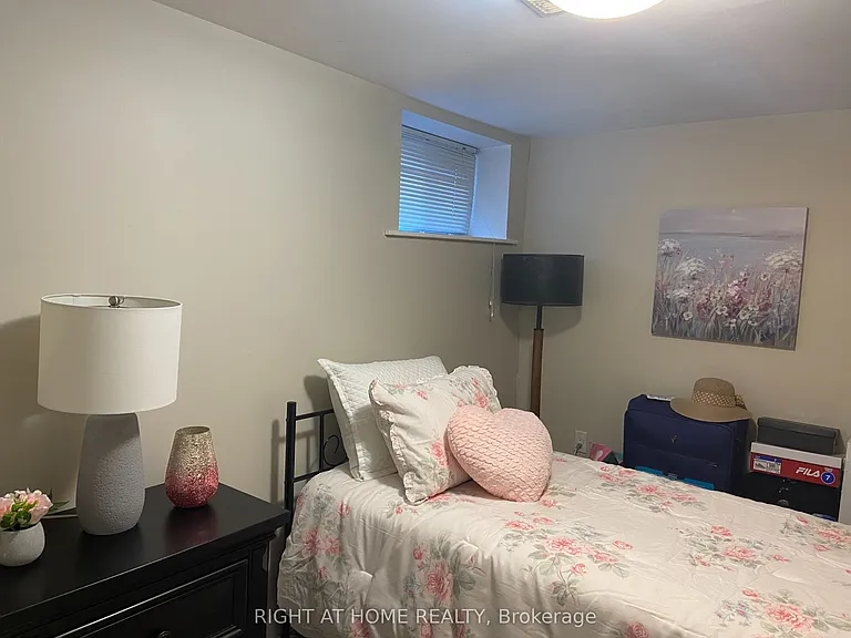 52 Emerson St — Photo 11