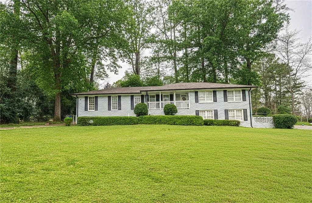 4 bed, 3.0 bath, 1422 sqft, $5,000 — Photo 1
