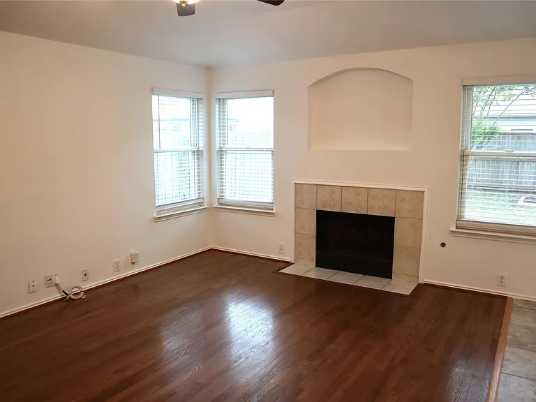 19306 Wading River Dr — Photo 7