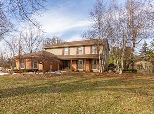 7320 Meadowshire Ln, Crystal Lake, IL 60012