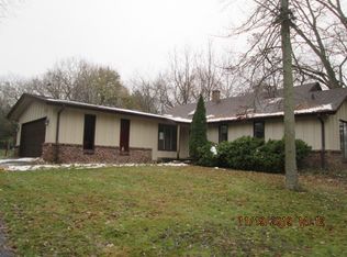 2631 Starkweather Rd, Rockford, IL 61107