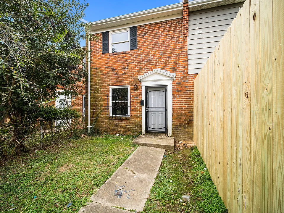 1331 Minefee St