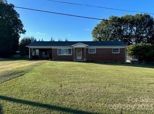 3016 10th Ave SW, Hickory, NC 28602