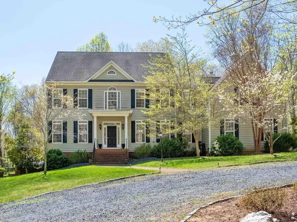 8200 Dick Woods Rd, Afton, VA 22920