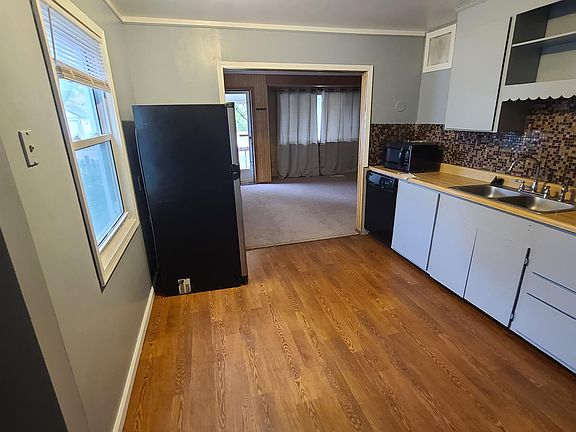 5th image of 24442 Annapolis St