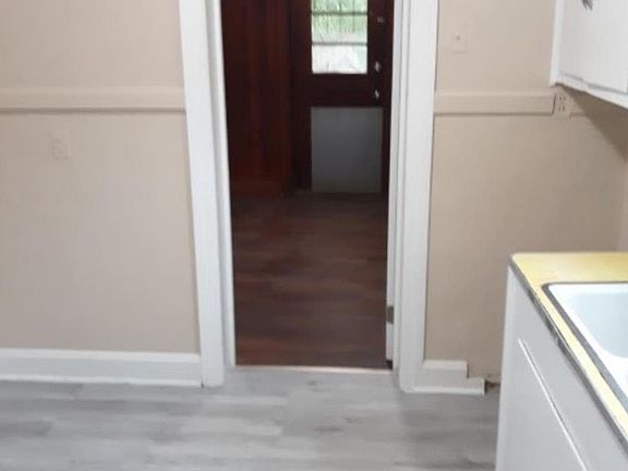 5th image of 1520 18th St SW