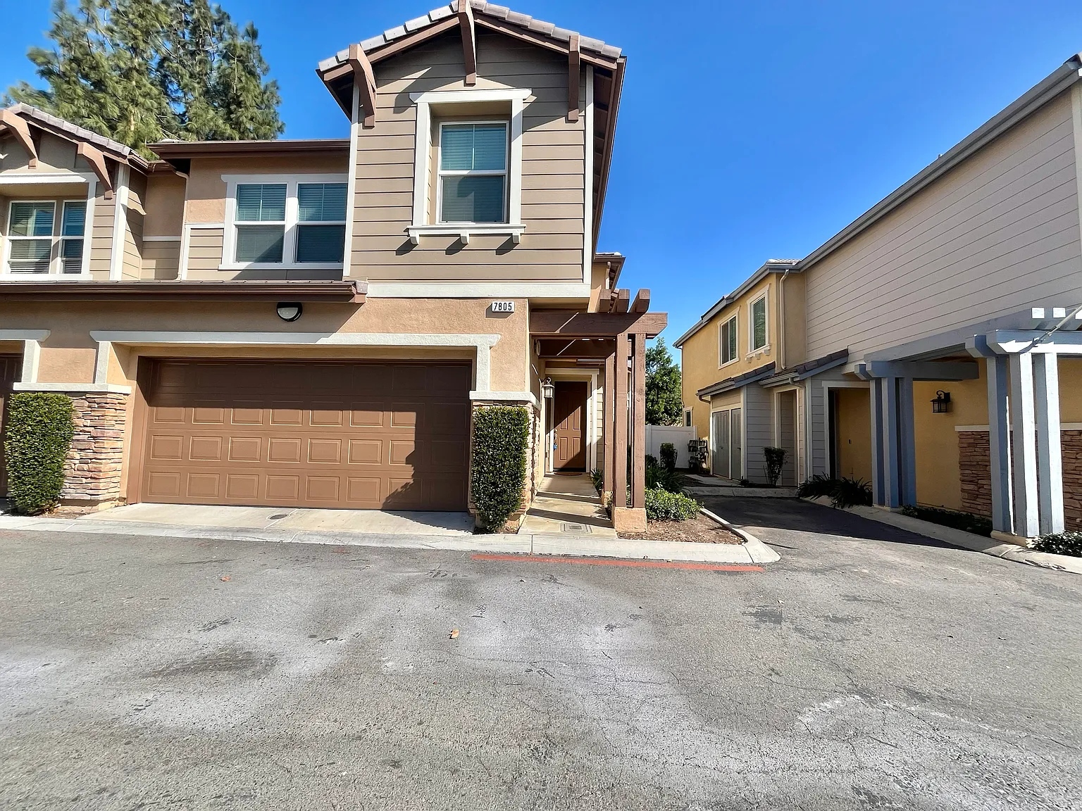 5 bed, 1939 sqft, $3,600 — Photo 1