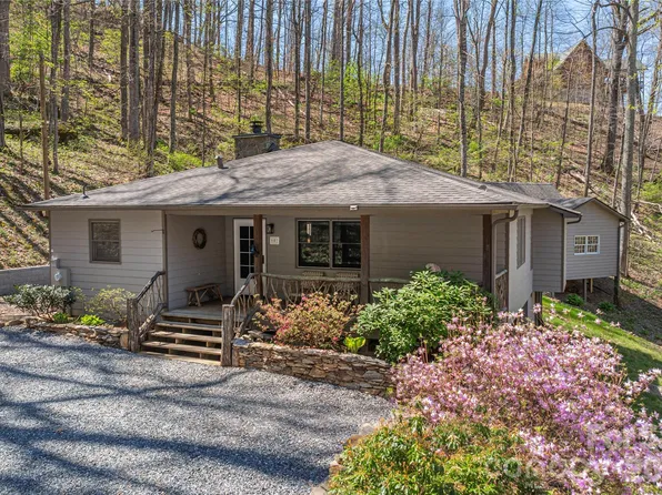 102 Fall Creek Rd, Waynesville, NC 28785