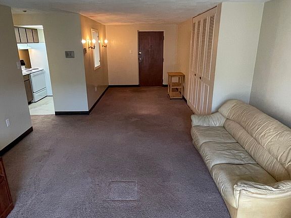 2nd image of 55 Greentree Ln APT 29