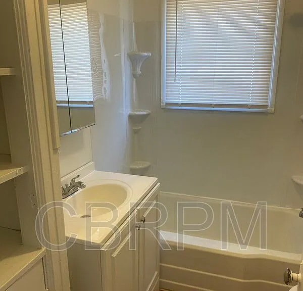 2422 23rd St — Photo 15