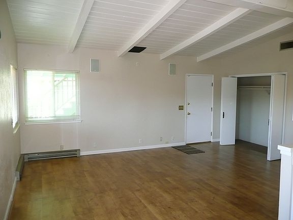 5th image of 12805 Island Dr