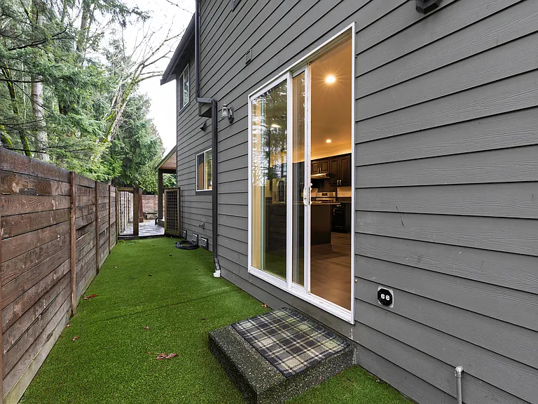 1221 195th St SW — Photo 30
