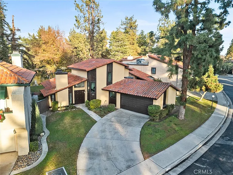 4157 Pinewood Lake Dr — Photo 36