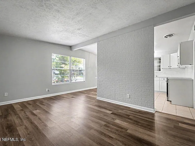 7010 Arques Rd — Photo 13