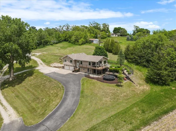 19075 Perry Rd, Council Bluffs, IA 51503