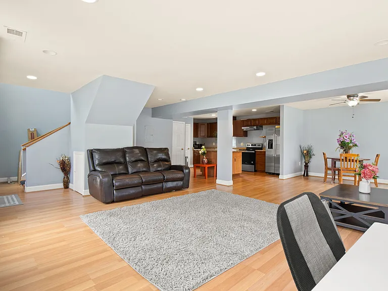 3412 Clayborne Ave — Photo 7