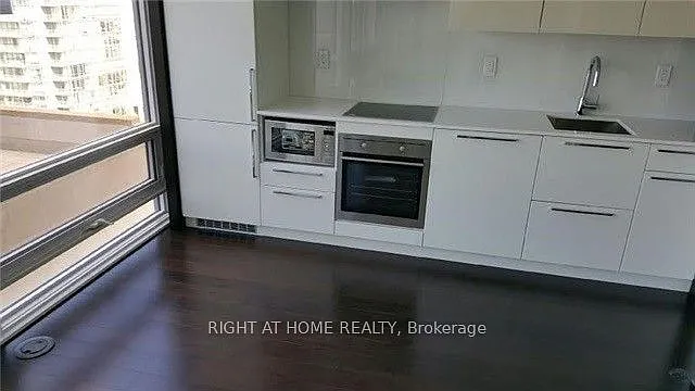 15 Grenville St #2604 — Photo 13