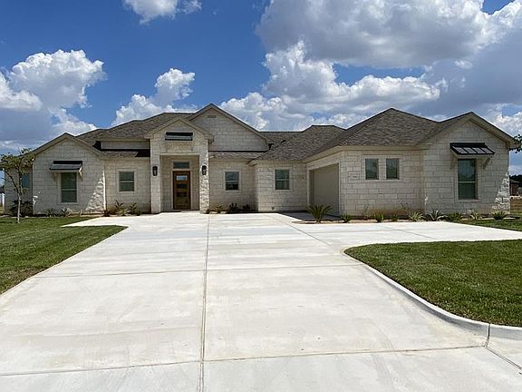 3rd image of 1502 N Thacker Ln