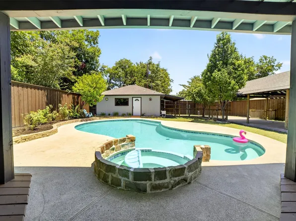 1912 Old Gate Ln, Garland, TX 75042