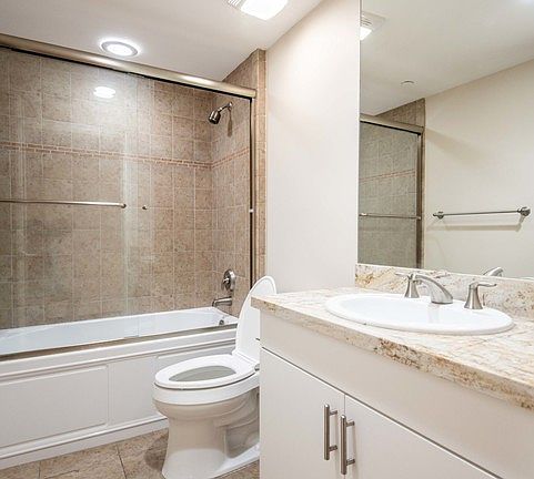 4th image of 5143 White Oak Ave Unit 106