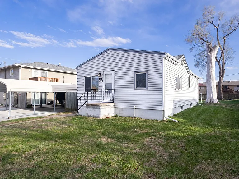 4105 Avenue C — Photo 3