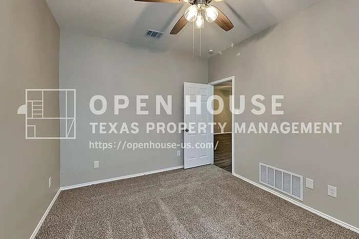 1317 Eagle Wing Ln — Photo 17