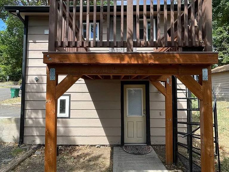 1503 Delta St #B — Photo 4