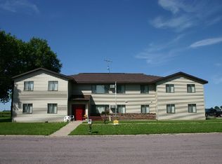 610 W 6th St #11220044, Winthrop, MN 55396