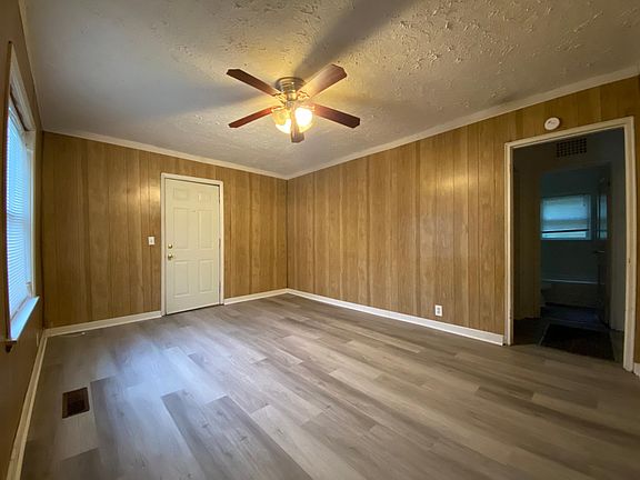 3rd image of 757 Henderson Dr