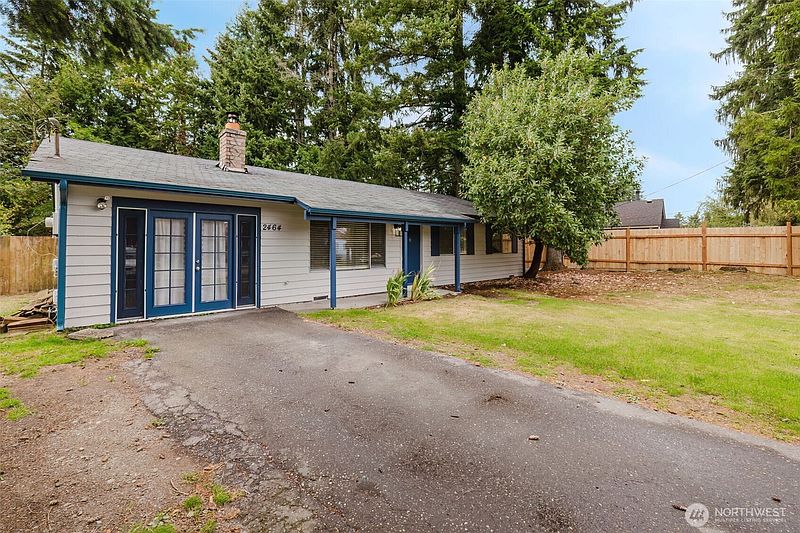 3rd image of 2464 Mitchell Road SE