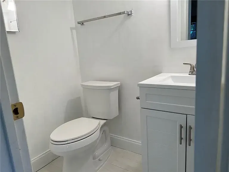 321 Newport Ct #V-unit 321 — Photo 52