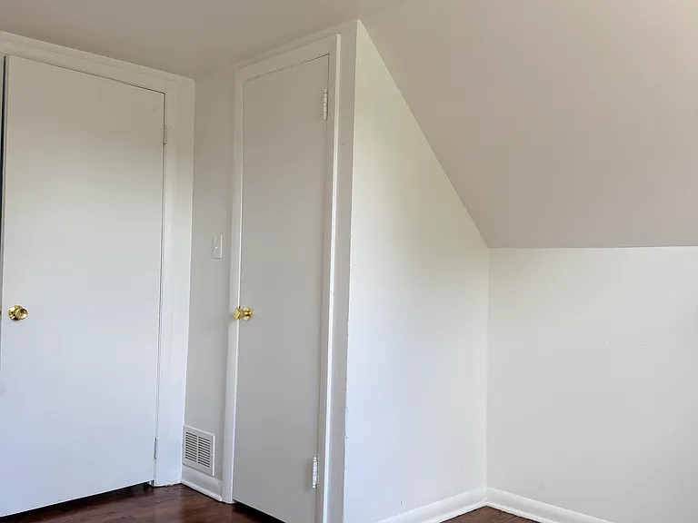 407 W 30th Ave — Photo 19
