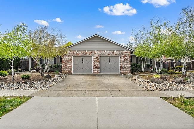 1st image of 1032 W Hacienda Ave