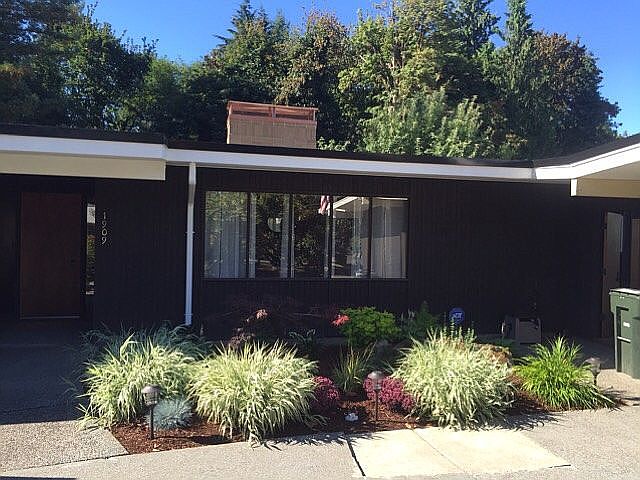 1st image of 1909 Forest Hill Dr SE