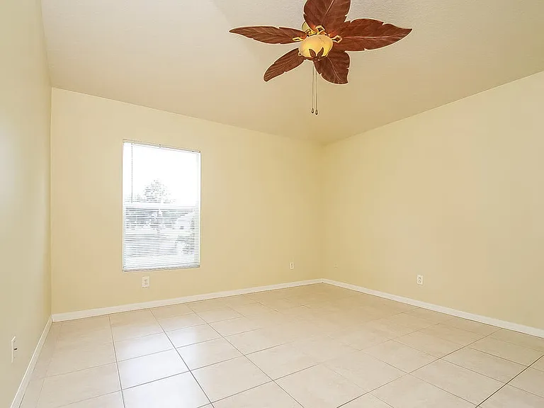 7426 Oxford Garden Cir — Photo 8
