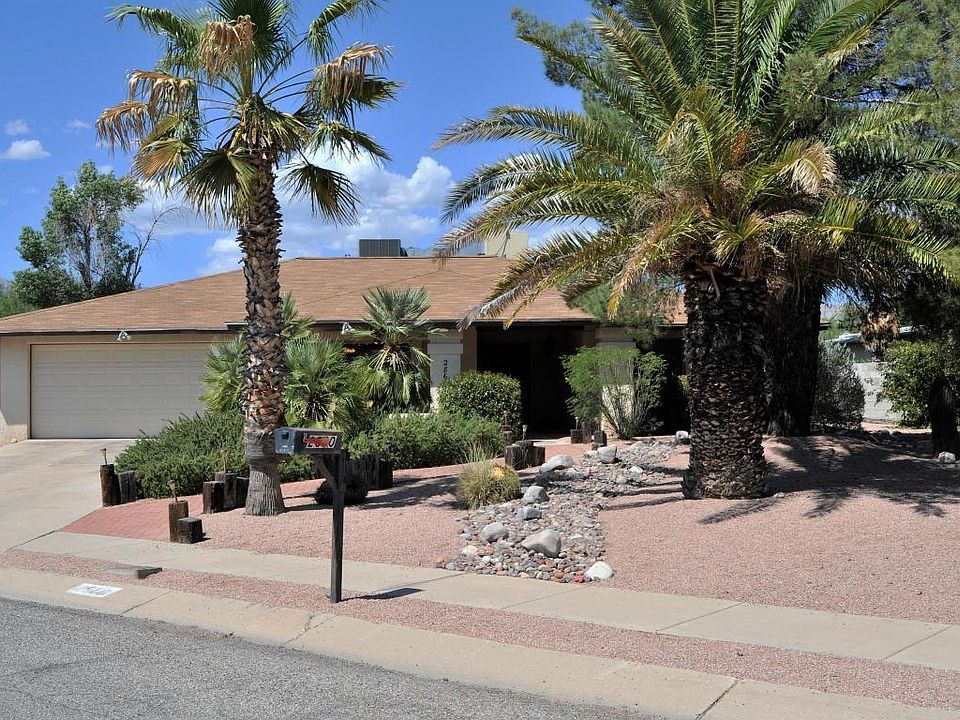 1st image of 2860 N La Cienega Dr