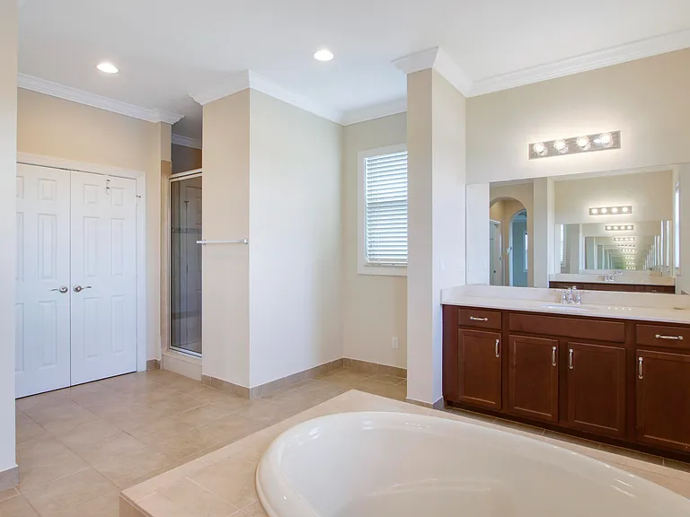 12101 SW Aventino Dr — Photo 32