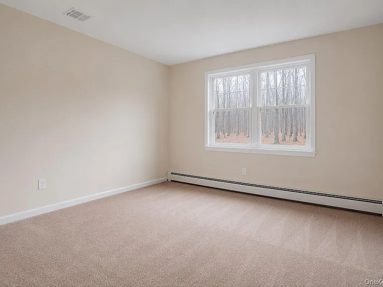 25 Round Hill Rd — Photo 12