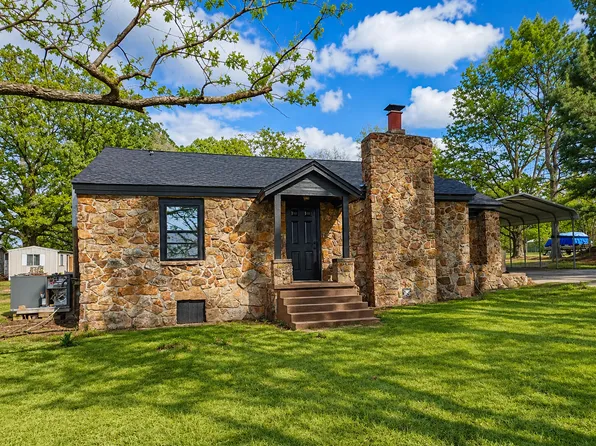 958 N Locust St, Newark, AR 72562