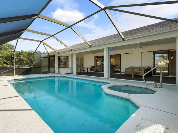 2581 SE Caladium Ave, Port Saint Lucie, FL 34952