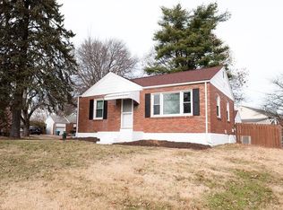 10517 Saint Francis Ln, Saint Ann, MO